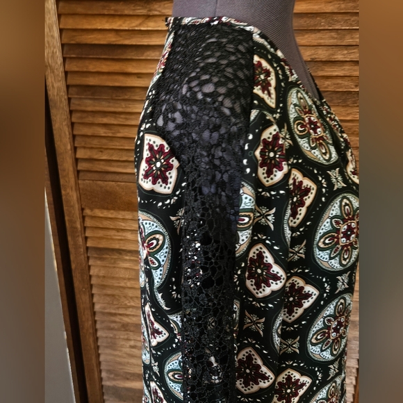 Pretty, dark green, boho blouse. - Picture 3 of 11